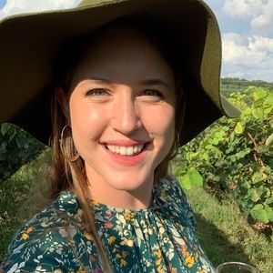 Meet your Posher, Emily